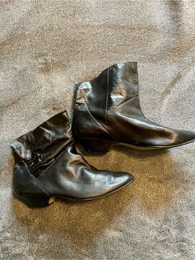 Black Women’s Leather Ankle Boots - Sleek Pointed Toe